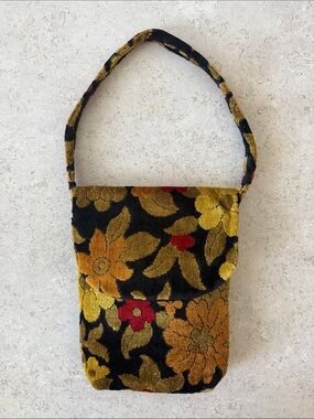 Floral Tapestry Shoulder Bag in Black and Gold